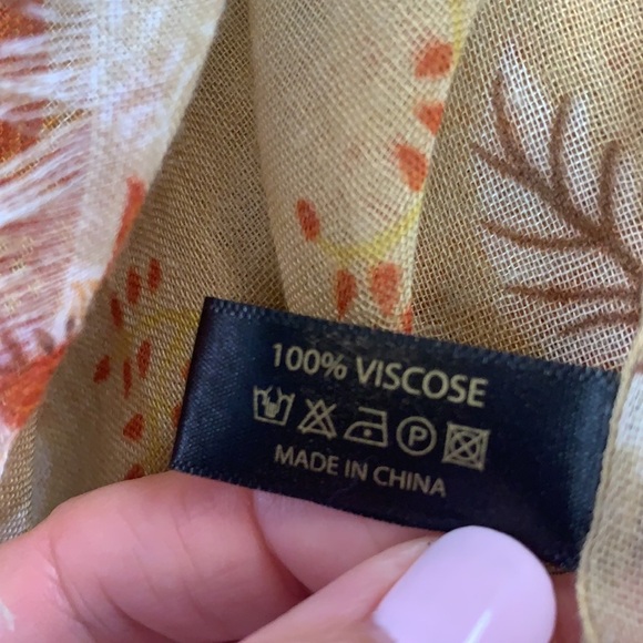 Melifluos 100% viscose Fall light weight scarf OS - Picture 4 of 4